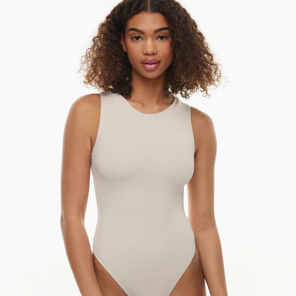 BNWOT⎜Aritzia Contour⎜CREW BODYSUIT⎜MATTE PEARL - Picture 1 of 16
